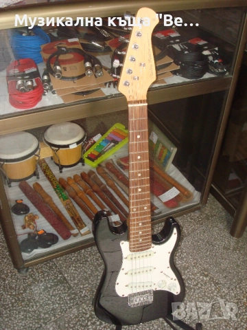 Електрическа детска китара Harley Benton с кожен калъф, снимка 14 - Китари - 52443736