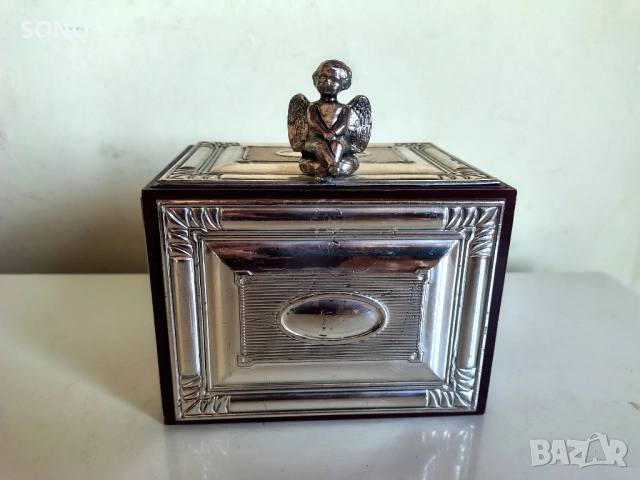 Страхотна Стара Рядка Кутия За Бижута Сребро И Дърво