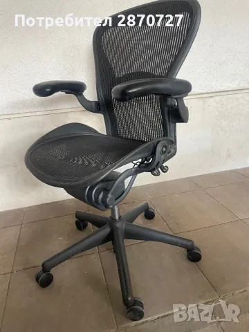 Ергономичен офис стол Herman Miller Aeron classic size B, снимка 2 - Столове - 46876626