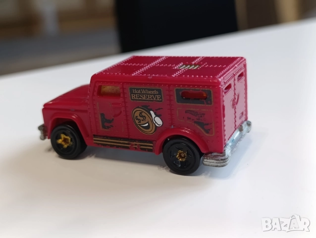 колекционерска количка Hot Wheels – брониран камион „Hot Wheels Reserve“