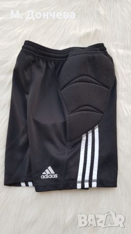 Вратарски шорти Adidas 9-10 години, снимка 1 - Футбол - 46653382