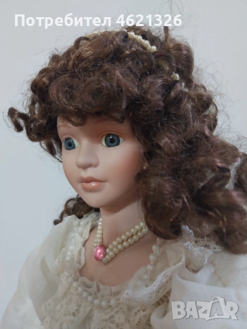 Винтидж колекционерска порцеланова кукла принцеса висока с кралска рокля