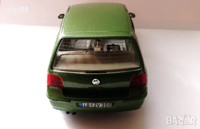 Bburago Volkswagen Golf Made in Italy 1/24 , снимка 3 - Колекции - 49194856