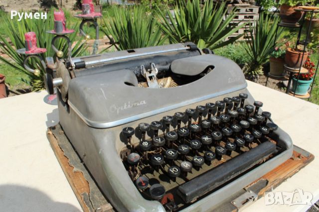 Пишеща машина, снимка 5 - Антикварни и старинни предмети - 45804043