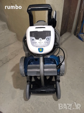Продавам робот за басейн Zodiac 4WD, снимка 2 - Басейни и аксесоари - 54221793