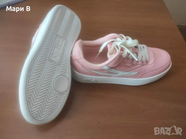 Нови маратонки Fila естествена кожа, снимка 2 - Маратонки - 53905244