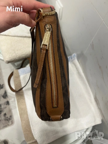 Michael Kors оригинална чанта, снимка 7 - Чанти - 48709471