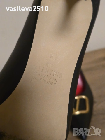 Valentino Garavani дамски обувки на ток от естествена кожа , снимка 7 - Дамски обувки на ток - 53892247