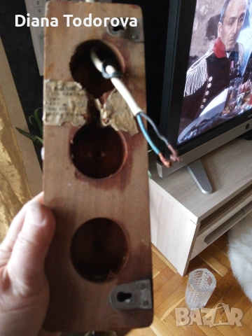 Продавам  стенна лампа  комбинация дърво и стъкло, снимка 7 - Лампи за стена - 53625236