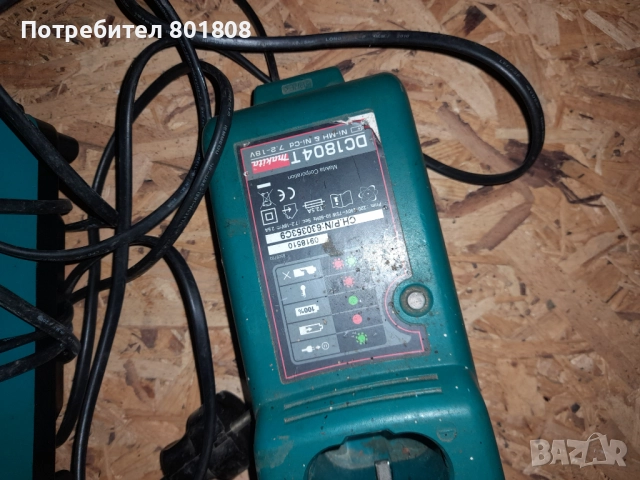 Зарядно Makita, снимка 2 - Винтоверти - 51931988