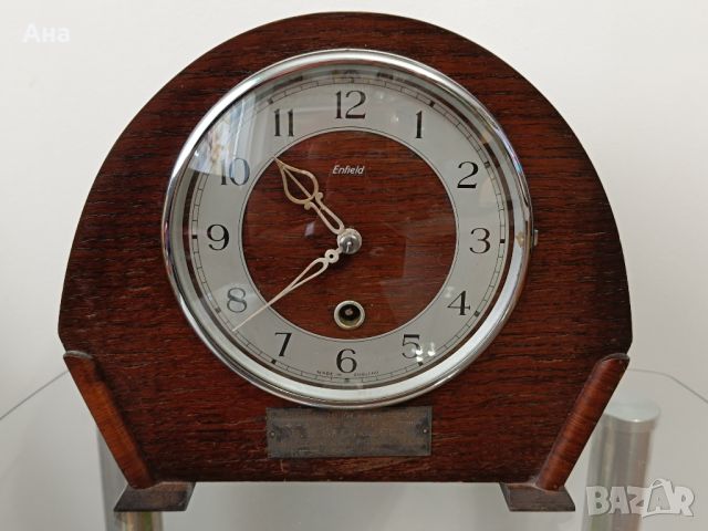 Стар механичен английски награден часовник Enfield Работи

, снимка 1 - Антикварни и старинни предмети - 46348730
