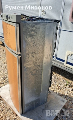 Продавам хладилник с отделна камера за каравана или кемпер. , снимка 3 - Хладилници - 51282535