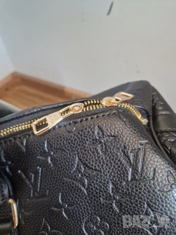 Страхотен пътнически сак LOUIS VUITTON, среден размер, с голяма дръжка , нов , снимка 4 - Сакове - 51357810