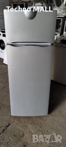 Хладилник с фризер Indesit RA24IS, снимка 1