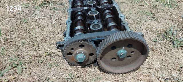 разпределителни валове за голф 4 бензин 1.6, снимка 2 - Части - 51237273