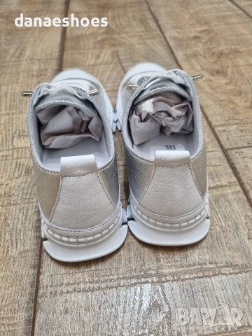 Дамски кецове от естествена кожа в сребристо , снимка 5 - Дамски ежедневни обувки - 53890481