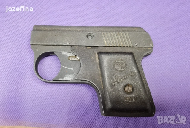 Метален ретро пистолет Slavia – Made in Czechoslovakia – колекционерскикапсулни, снимка 5 - Колекции - 52588659