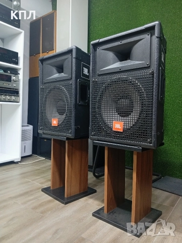 Професионални колони JBL MR-822