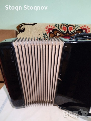 Акордеон Скандали 120баса, снимка 2 - Акордеони - 53933705