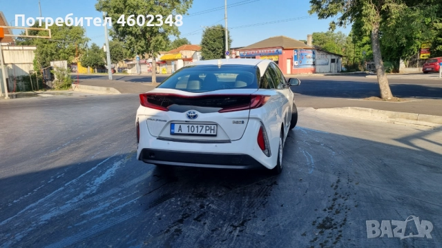 Toyota Prius 1.8 Plug in, снимка 4 - Автомобили и джипове - 51801748