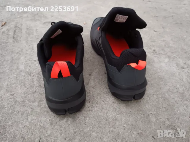 Adidas Terrex 42 номер, снимка 2 - Маратонки - 47681130