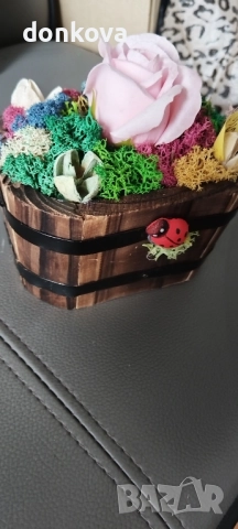 декорации ръчно изработени от жив скандинавски мъх и сапунени рози., снимка 6 - Декорация за дома - 52206005