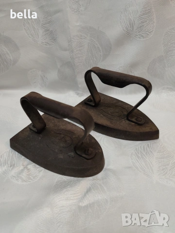 Антикварни чугунени ютии за гладене, вероятно от 1920-те или 1930-те години