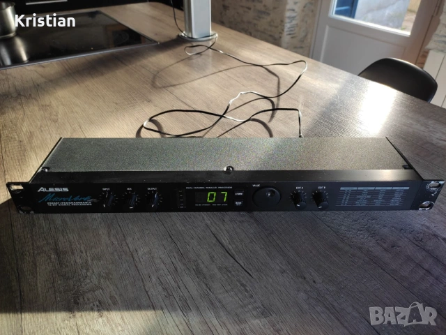 Вокално инструментален ефект процесор ALESIS MICROVERB 4