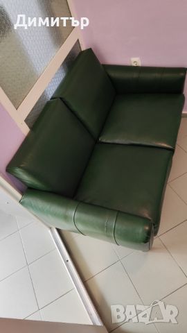 Спешно диван и две табуретки продавам изгодно, снимка 1 - Дивани и мека мебел - 45629909