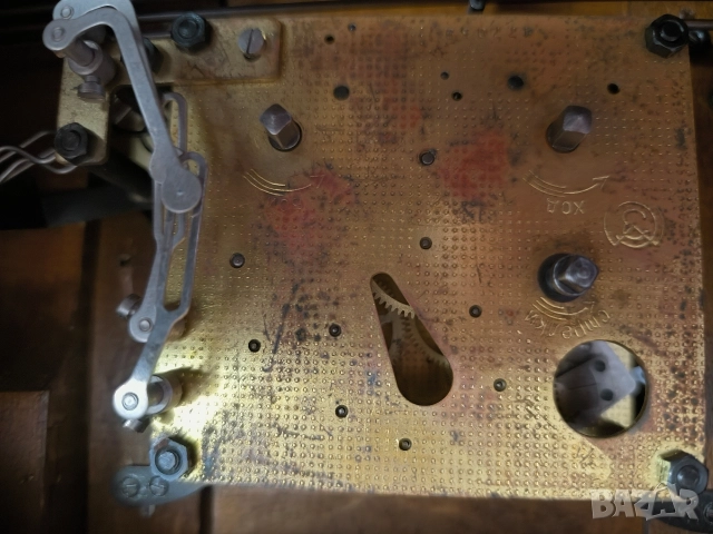 стар ссср настолен часовник от 1958 година марка владимир с ориг ключ и гонг, снимка 7 - Антикварни и старинни предмети - 52953627