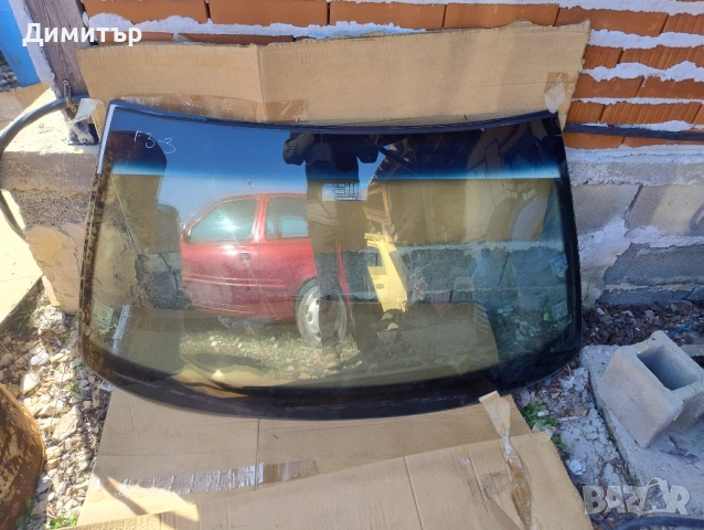 Стъкло Предно За Фолксваген Голф 3 1993г / VW Golf 3 1993y