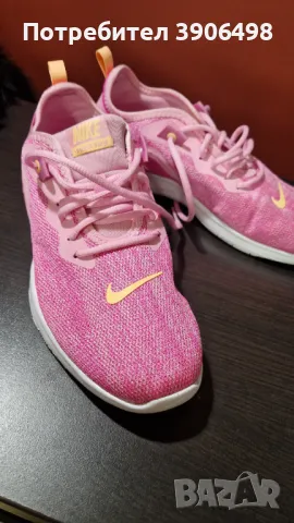 Дамски маратонки Nike оригинални, снимка 3 - Маратонки - 47881272