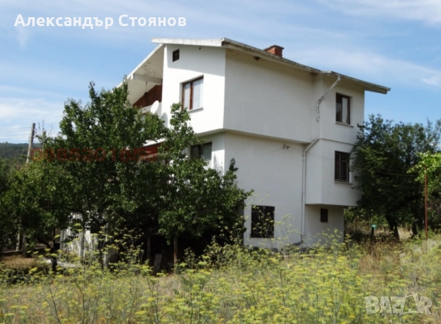 Продава се вила