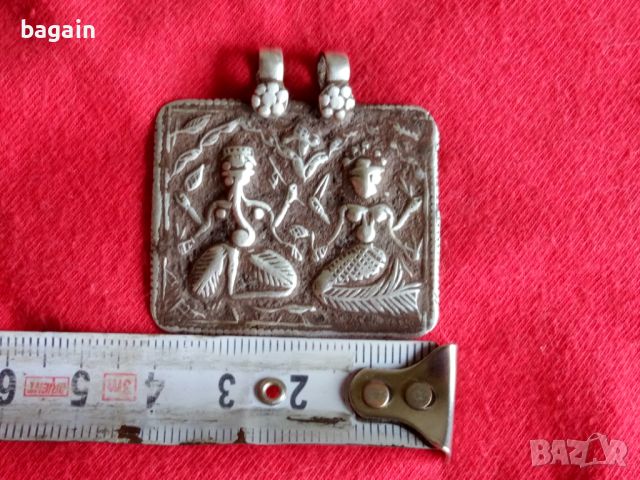 Старинен хиндуистки амулет., снимка 3 - Колиета, медальони, синджири - 45732492