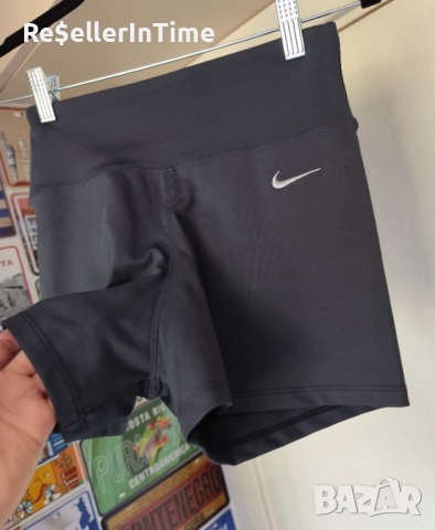 Дамско спортно клинче в сиво Nike , снимка 2 - Спортни екипи - 51794529