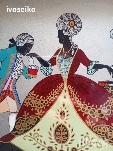 много стар поднос