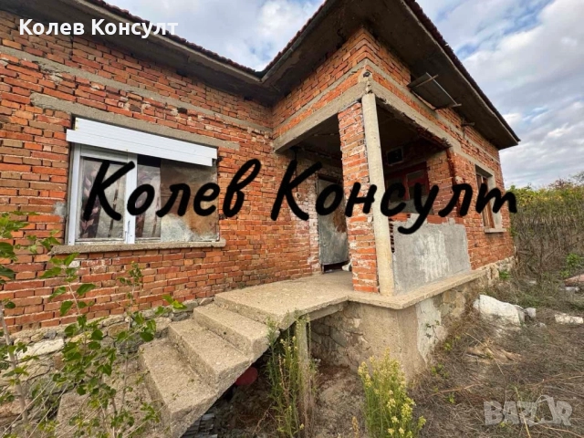 Продавам къща с. Помощник