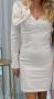 Бяла къса рокля с един ръкав