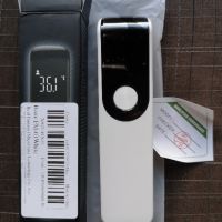 Безконтактен инфрачервен цифров термометър за измерване на телесна и стайна температура, снимка 1 - Друга електроника - 45132768
