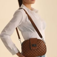 Елегантна дамска ежедневна чанта с три прегради 20х15х8 см., снимка 4 - Чанти - 45763465