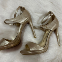 Обувки Paolo Botticelli златни, снимка 2 - Дамски обувки на ток - 45012980