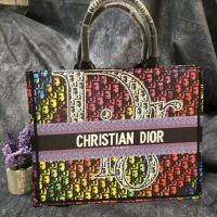 Дамски чанти Dior, снимка 2 - Чанти - 46071216