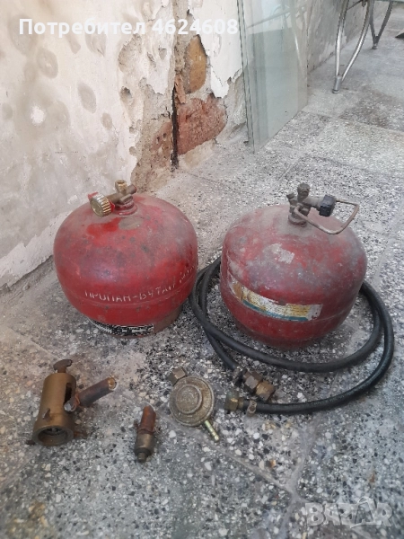 2 бр. газови бутилки и части за газ, снимка 1