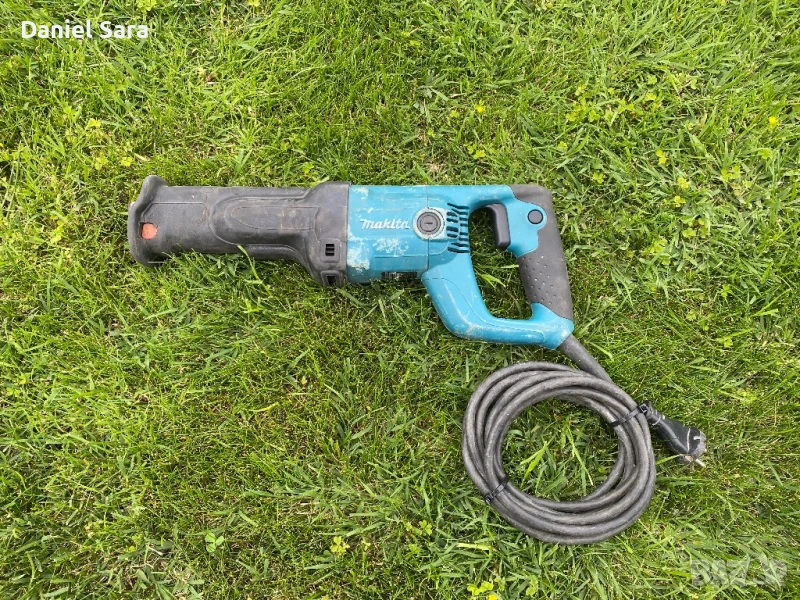 Makita 3050 - Саблен трион “Макита”, снимка 1