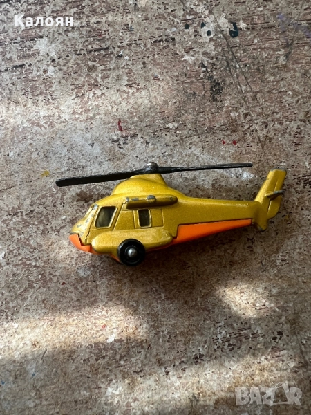 Рядък златен хеликоптер на Мачбокс НРБ от 1976 г., снимка 1
