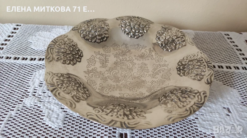 Масивна посребрена японска бонбониера на крачета, снимка 1