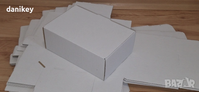 Бели картонени кутии 21х14х8см. 