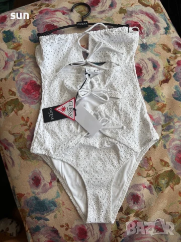 Бял бански Guess, снимка 1