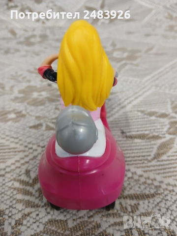 Барби на движещ се инерционен скутер Mattel, снимка 3 - Играчки за стая - 51787227