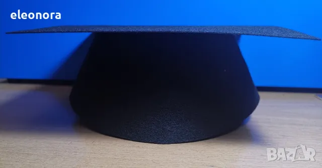 Академична детска шапка от филц 